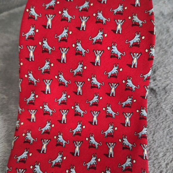 Vineyard Vines 100% Silk Tie Red Men's Bull & Bear Stock Market Marthas Vineyard - Picture 2 of 6